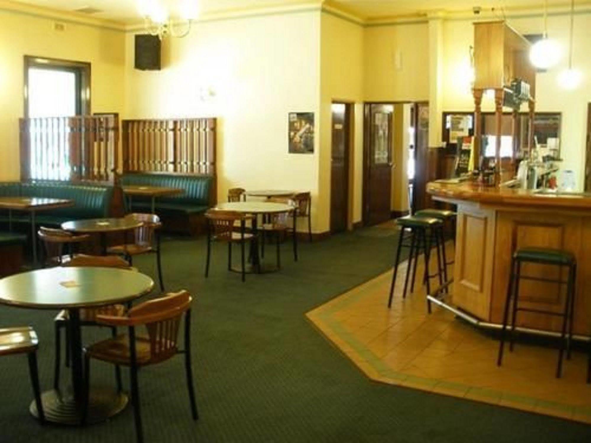 ברוקן היל Desert Sand Motor Inn מראה חיצוני תמונה
